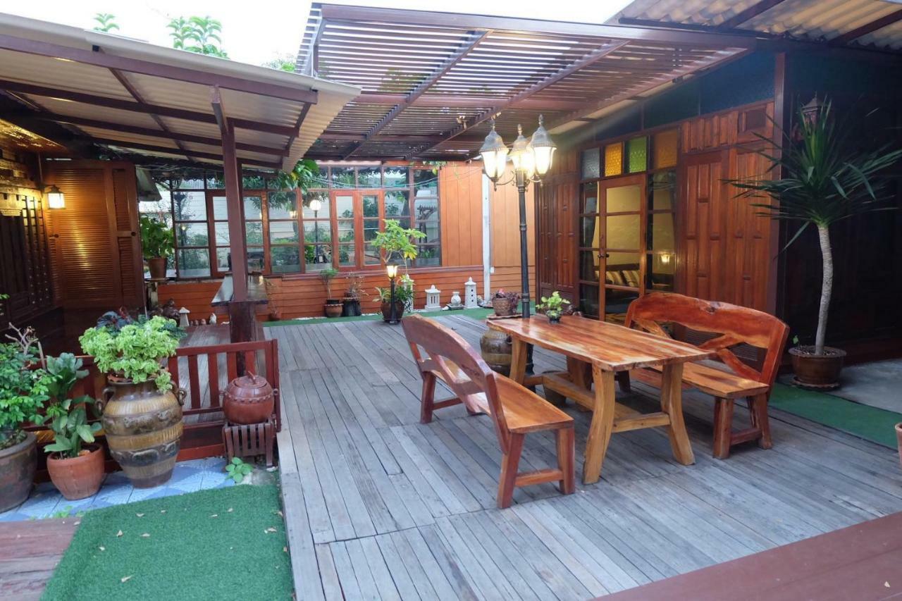 Binlar Guesthouse Phra Nakhon Si Ayutthaya Exteriör bild