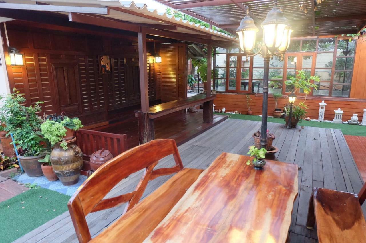 Binlar Guesthouse Phra Nakhon Si Ayutthaya Exteriör bild